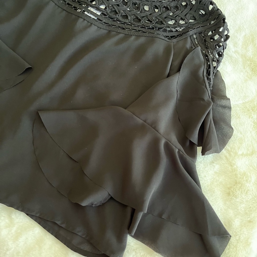 Divided Blouse - Picture 3 of 7
